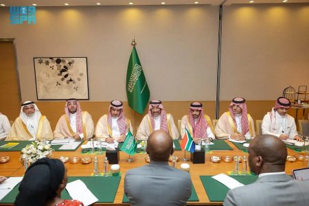 وزير الصناعة والثروة المعدنية ونظيره الجنوب أفريقي يبحثان آفاق الشراكة السعودية–الجنوب أفريقية