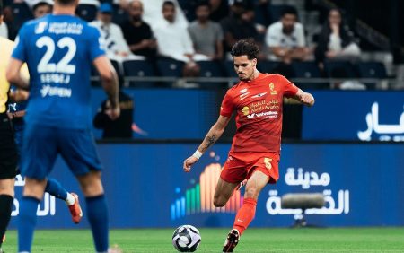 التعادل يحسم مباراة الهلال والقادسية في دوري روشن