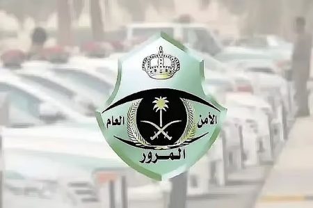 المرور: مخالفة عدم استخدام إشارة الالتفاف قبل تغيير المسار تصل لـ 300 ريال