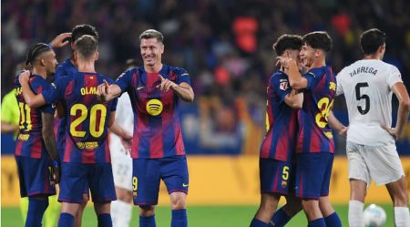 برشلونة يفوز على بلنسية بسداسية نظيفة في الدوري الإسباني