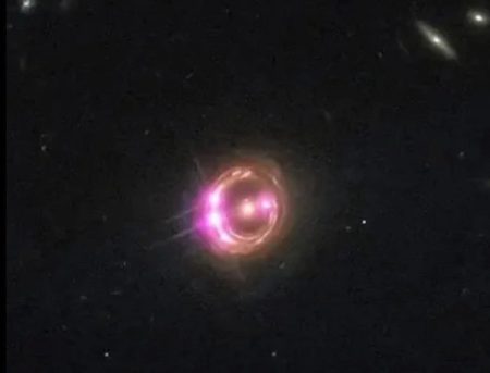 إنجاز فلكي استثنائي.. العلماء يقيسون هالة البلازما حول ثقب أسود بعيد