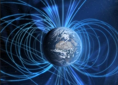«فلكية جدة»: عاصفة جيومغناطيسية قوية تضرب الأرض دون تأثير على العالم العربي