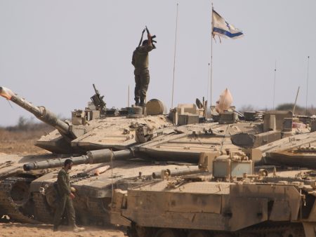 إسرائيليون يقدمون التماسا للمحكمة العليا ضد احتلال غزة