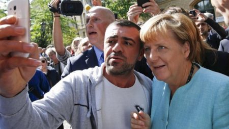 صحف أوروبية تقيّم فتح ميركل حدود بلادها للمهاجرين