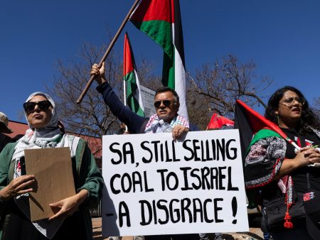 كاتب إسرائيلي: الغضب العالمي يطال وجود إسرائيل نفسه