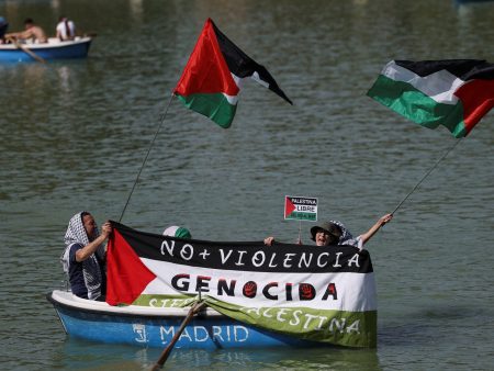 جدعون ليفي: الأقنعة السوداء لا يمكنها إخفاء جرائم الجيش الإسرائيلي بغزة