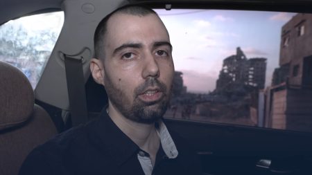 القسام تبث فيديو لأسير إسرائيلي يتجول داخل مدينة غزة