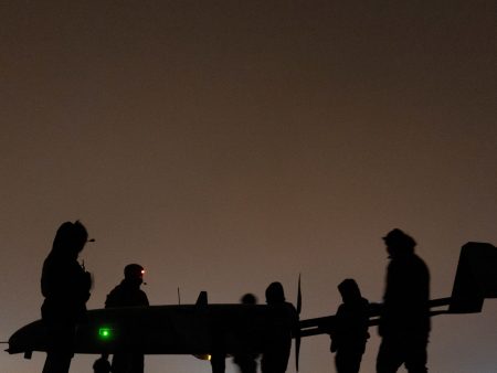 لوتان: الساحر يحول مرآبا سريا إلى مختبر لأول مسيرة أوكرانية قاذفة للهب