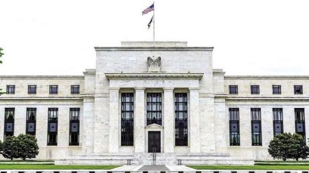 انكماش الوظائف يضغط على الفائدة.. والفيدرالي في موقف حرج
