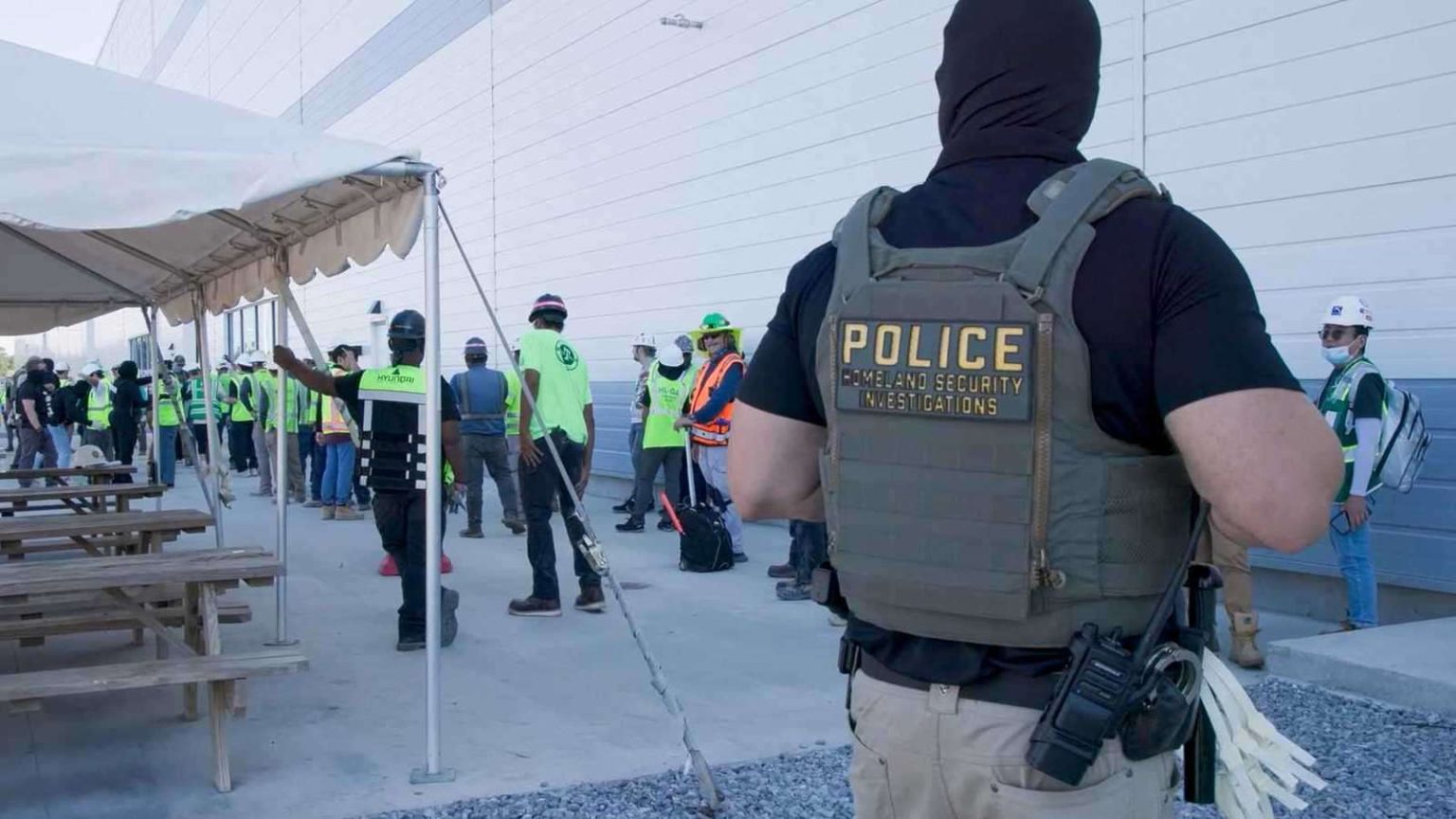 أزمة مصنع هيونداي.. القبض على 300 كوري جنوبي وترامب يطالبهم بتدريب الأمريكيين