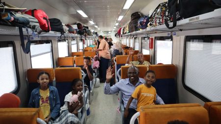 تيسير الرحلة الـ 16 لقطارات العودة الطوعية للأشقاء السودانيين إلى وطنهم