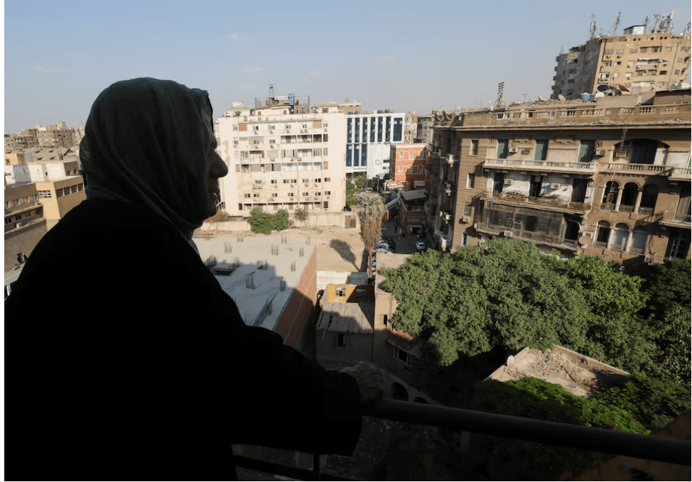 معاناة أسر مصرية تتجدد مع إصلاح قانون الإيجار القديم.. والحكومة تتعهد بمساكن بديلة