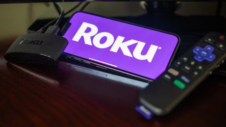 107277016 1690379927420 gettyimages 1556374677 ROKU EARNS