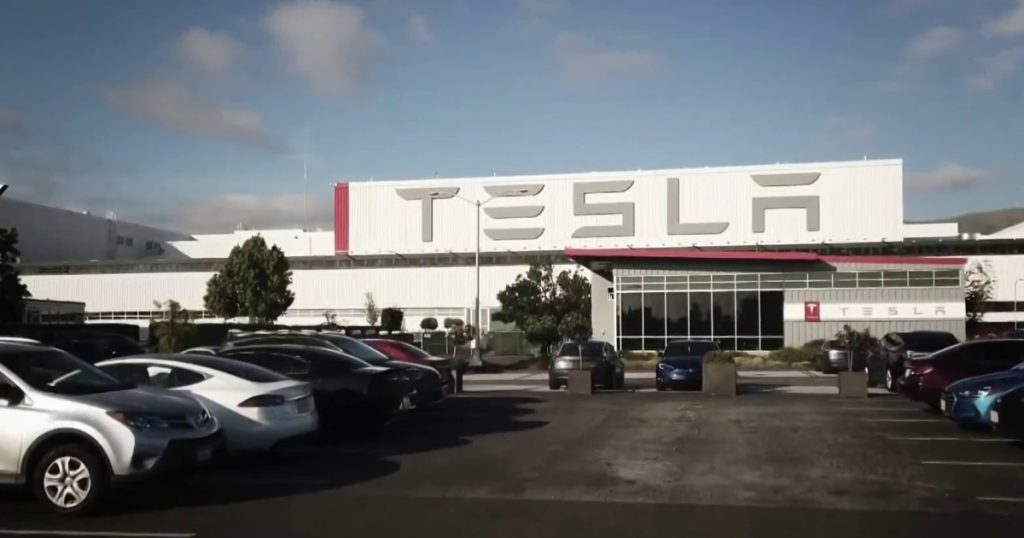 1713926636374 now topstory tesla revenue drop 240423 1920x1080 vdstaz