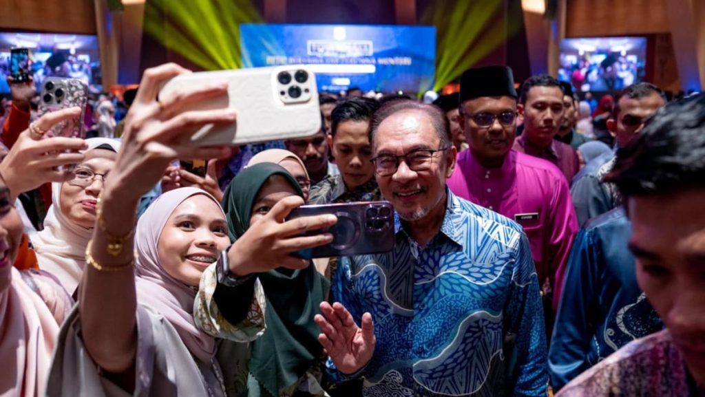 20240426 anwar ibrahim town hall