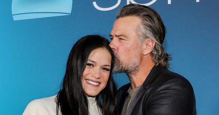 Josh Duhamel s Pregnant Wife Audra Mari Debuts Baby Bump During Red Carpet Date Night 340