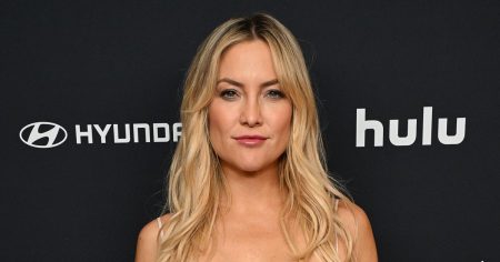 Kate Hudson Recalls Glee Being a Very Dramatic Set 148