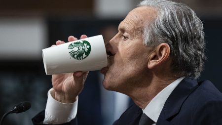 107410845 1714998168850 gettyimages 1249902476 SENATE STARBUCKS