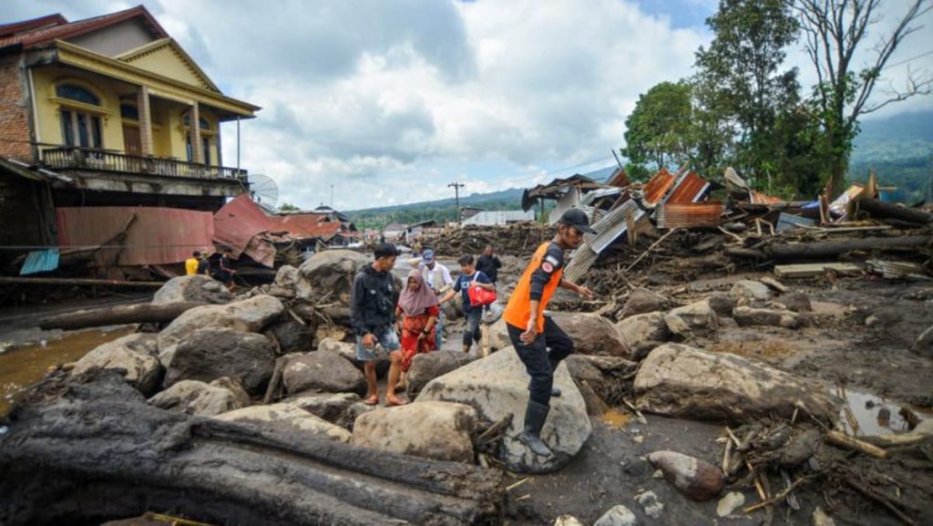 2024 05 13t020411z 1 lynxmpek4c01k rtroptp 3 indonesia disaster