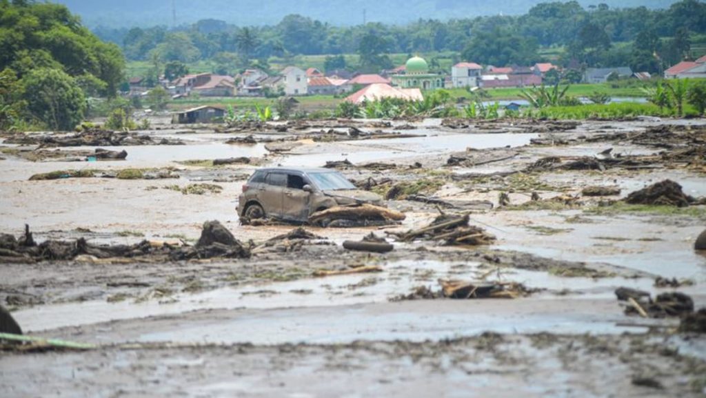 2024 05 14t071918z 2 lynxmpek4d01s rtroptp 3 indonesia disaster