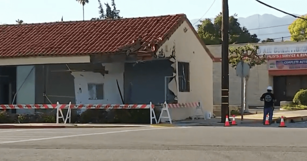 240513 pasadena crash knbc mb 0914 17f7e1