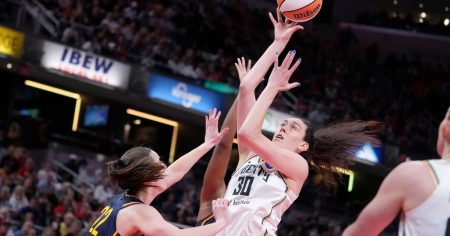 240516 Breanna Stewart caitlin clark Liberty Fever Basketball ac 1002p a7b986