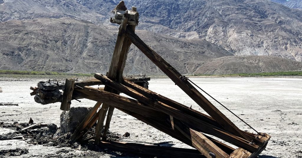 240517 Death Valley Saline Valley Salt Tram tower ac 945p 86fcb9