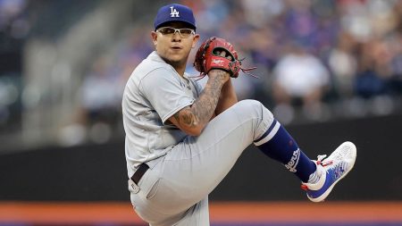 Julio Urias4