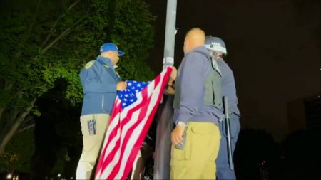 NYPD re raises American flag at CCNY after removing Palestinian flag