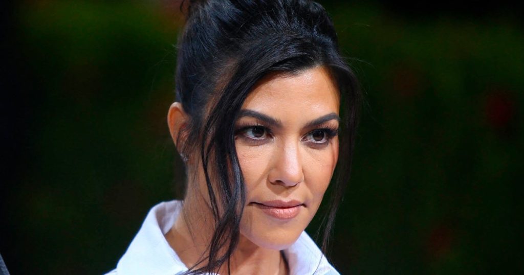 kourtney kardashian mc 231013 02 56bac2