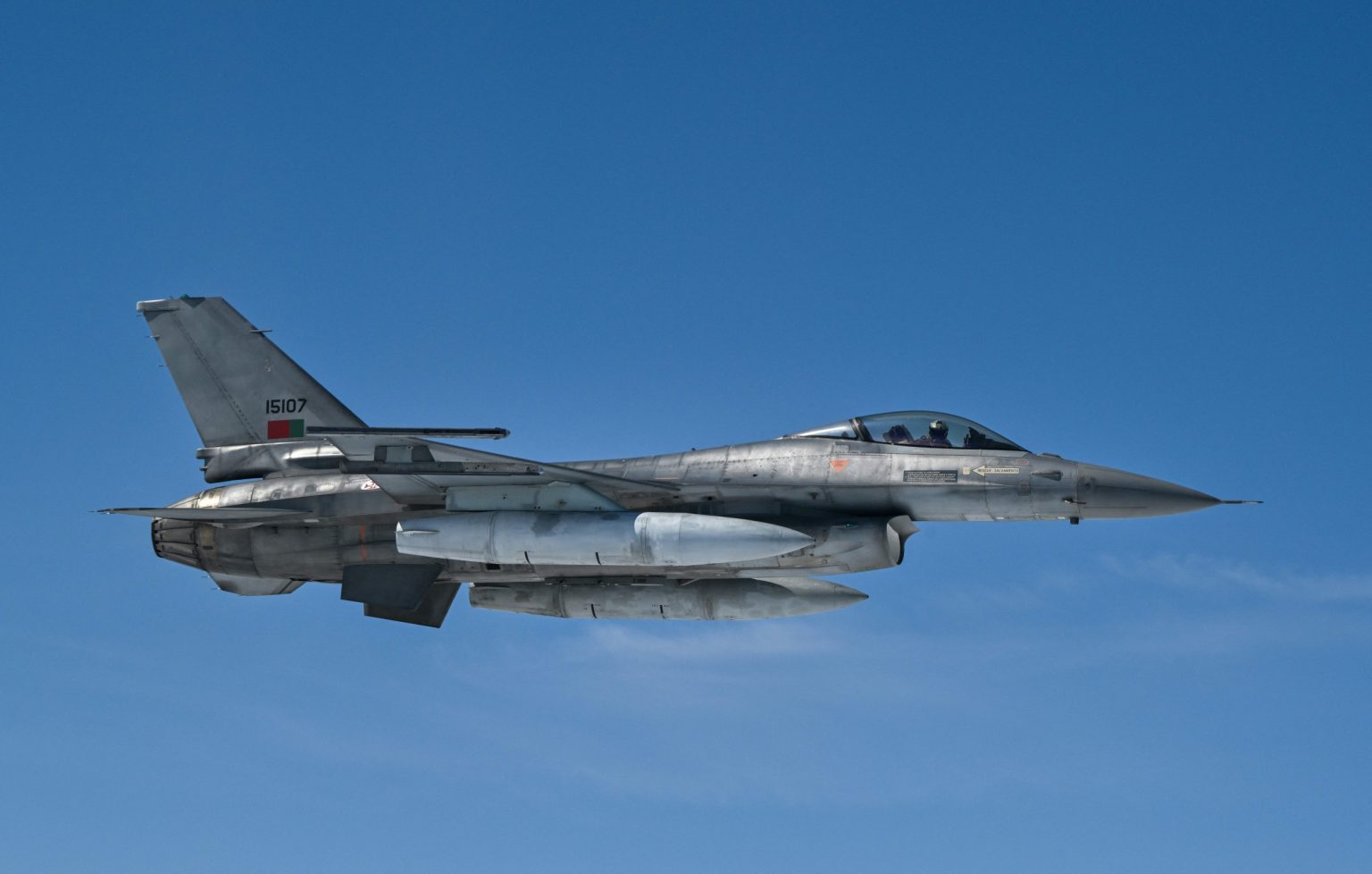 ukraine f 16 update first pilots complete training