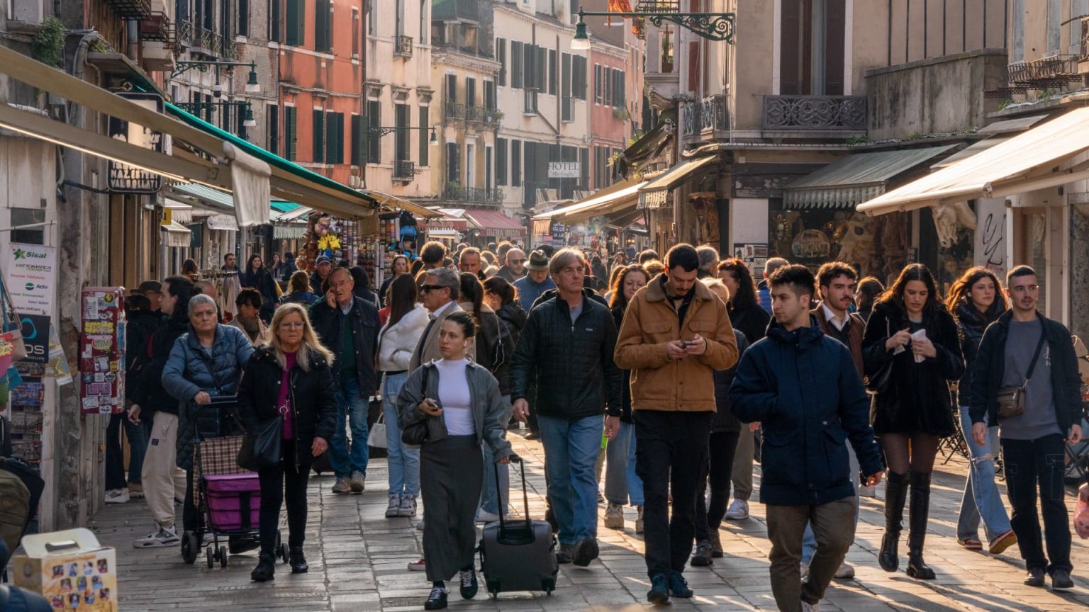 107422752 1717173497614 gettyimages 2087311573 ITALY VENICE