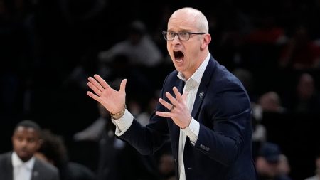 Dan Hurley4