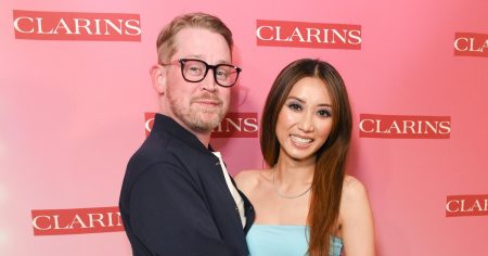 Macaulay Culkin Pretends to Be Hotel Staff on Vacay With Brenda Song 1