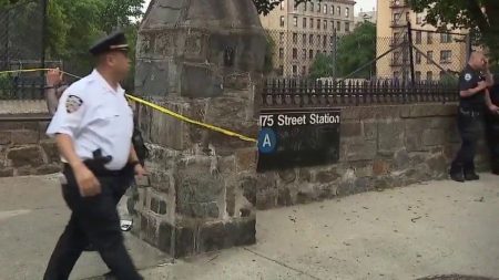 New York City man stabbed to death in Manhattan subway station 1