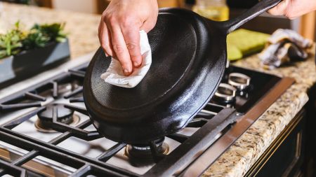 cast iron pan seasoning 11