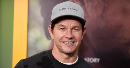 mark wahlberg mc 240723 31ec1e