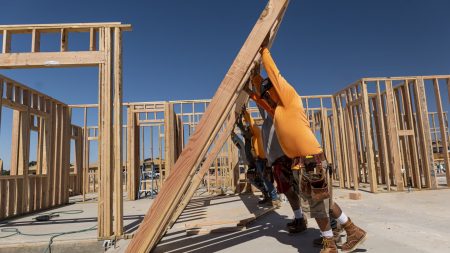 107273212 1689706319909 gettyimages 1256165373 US HOUSING STARTS