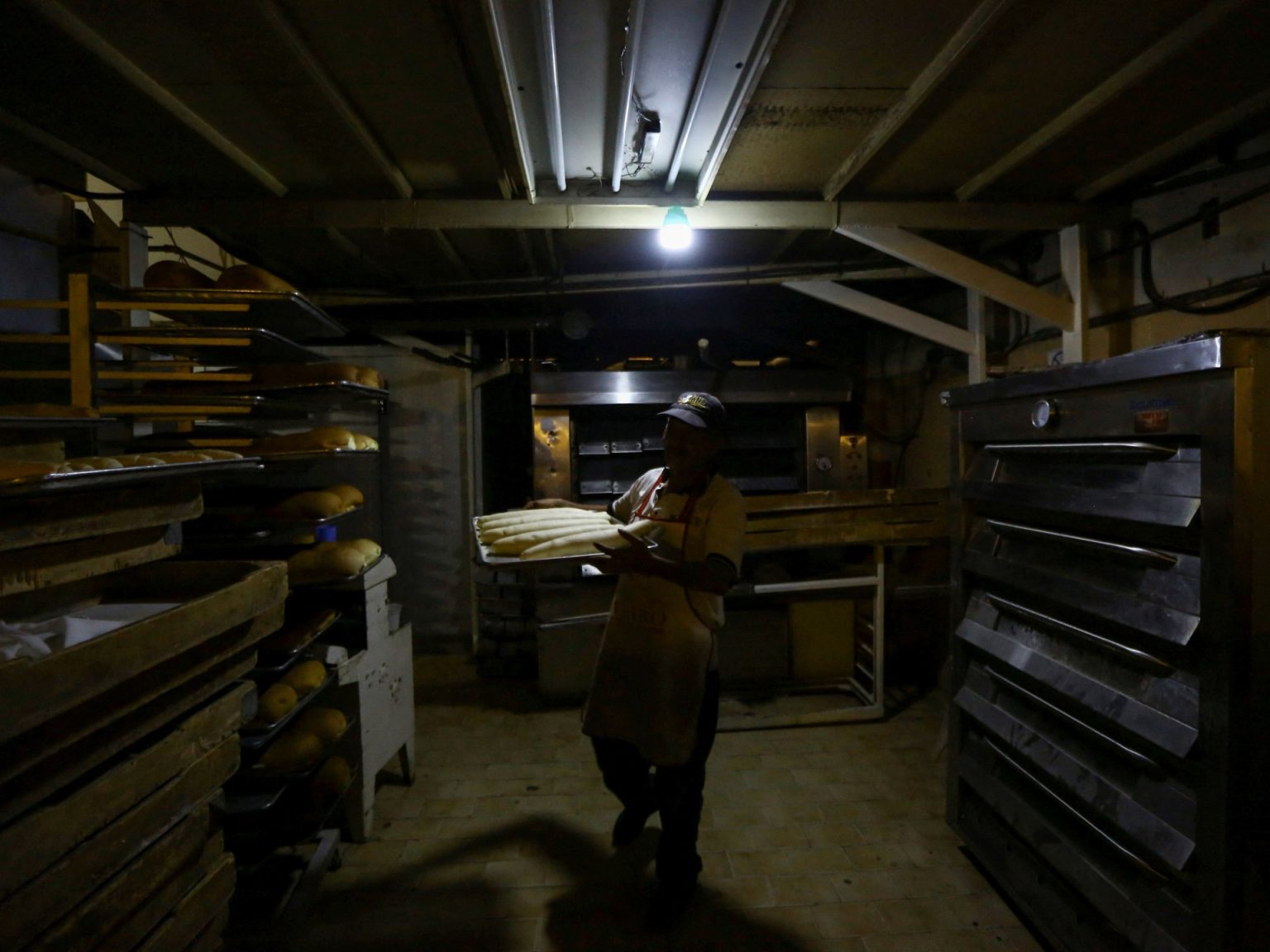 2024 08 30T193301Z 1659375556 RC2BQ9AODE2V RTRMADP 3 VENEZUELA POWER OUTAGE 1725048125