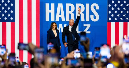 240808 kamala harris tim walz se 522p b8db0d