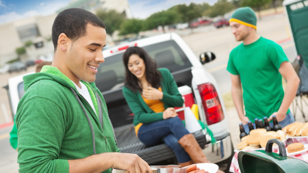 Commerce tailgating iStock 181891647