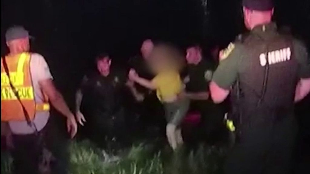 Florida deputies rescue woman trapped in sinking vehicle