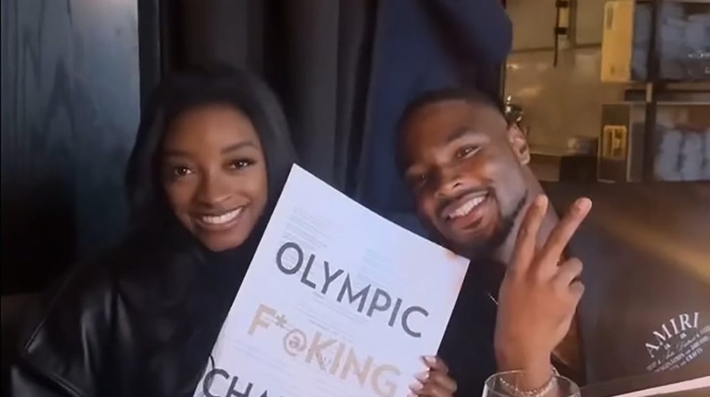 Simone Biles Poses With Olympic F–king Champion and Jonathan Owens 01 2024