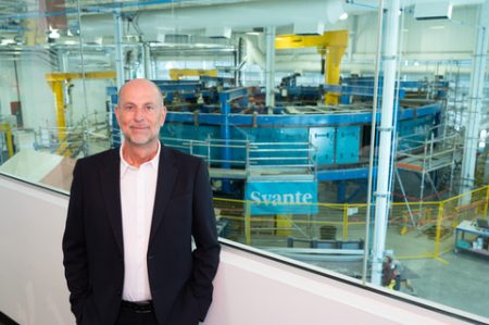 Svante President CEO in front of Svante Prototype