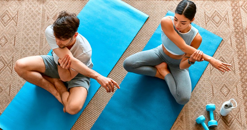 couples yoga mc 240805 02 380ba4