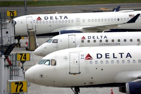 delta airlines passenger jets pictured 85923024