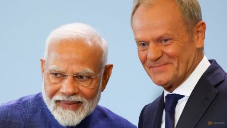 modi with donald tusk