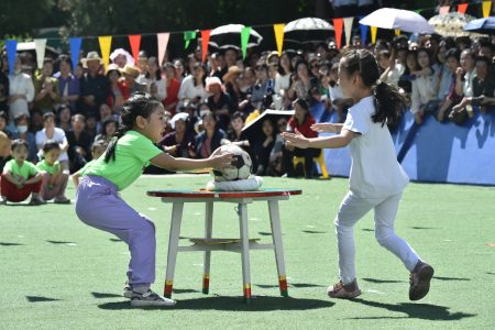 children play game pyongyang north korea