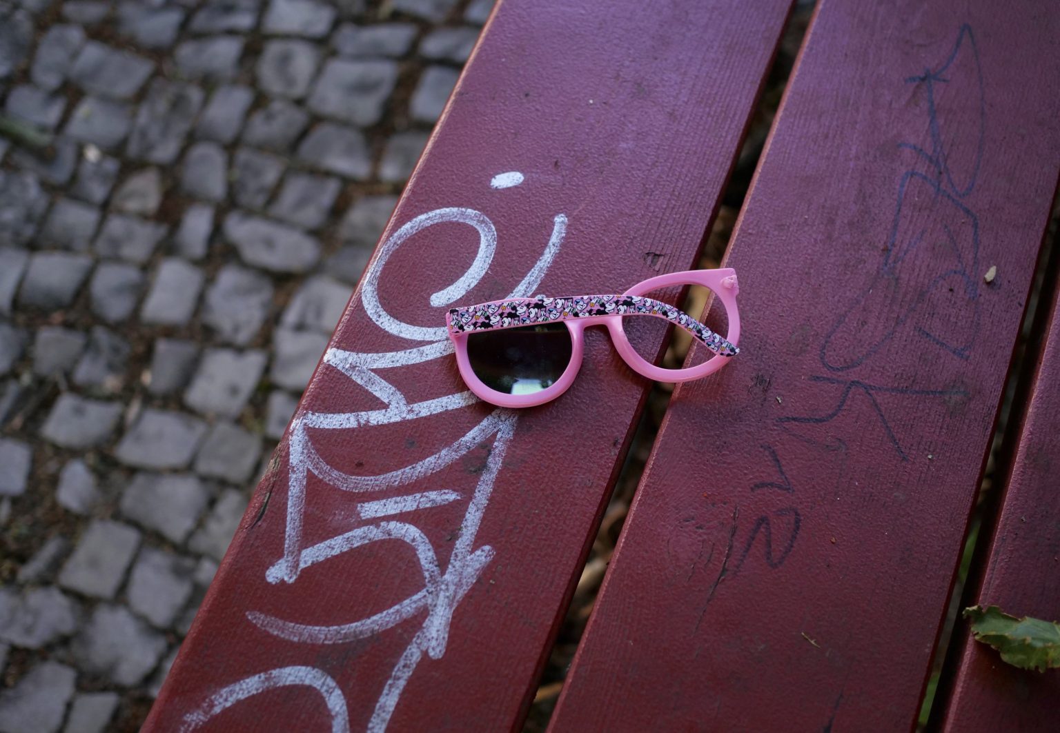 childs pink sunglasses