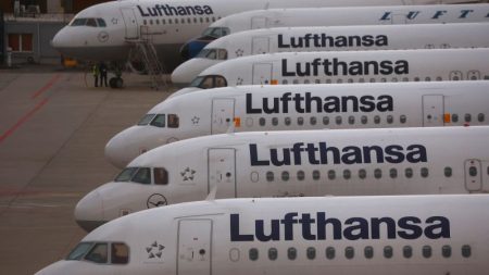 2022 09 02t061139z 1902118892 rc2t8w9k7mc5 rtrmadp 3 lufthansa strikes pilots